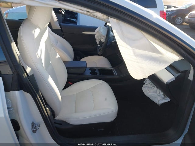 2021 TESLA MODEL 3 5YJ3E1EBXMF055707 Photo 4