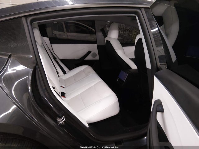 2025 TESLA MODEL 3 5YJ3E1EA8SF010446 Photo 7