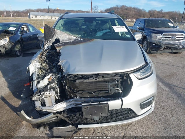 Продажа на аукционе авто 2022 Chrysler Pacifica Touring L, vin: 2C4RC1BG5NR157339, номер лота: 44141648