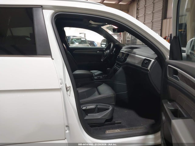 Продаж на аукціоні авто 2022 Volkswagen Atlas Cross Sport 3.6l V6 Se W/technology, vin: 1V2KE2CA8NC227659, номер лоту: 44141650