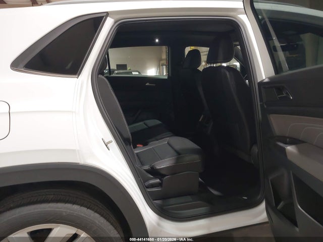 Продаж на аукціоні авто 2022 Volkswagen Atlas Cross Sport 3.6l V6 Se W/technology, vin: 1V2KE2CA8NC227659, номер лоту: 44141650