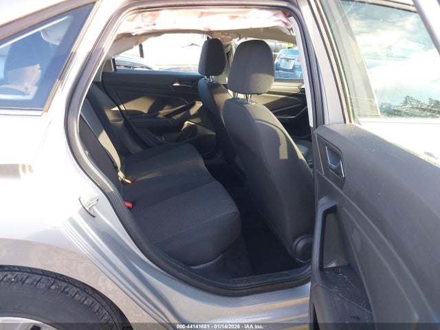 3VWC57BU7KM209806 Volkswagen Jetta 1.4t R-line/1.4t S/1.4t Se