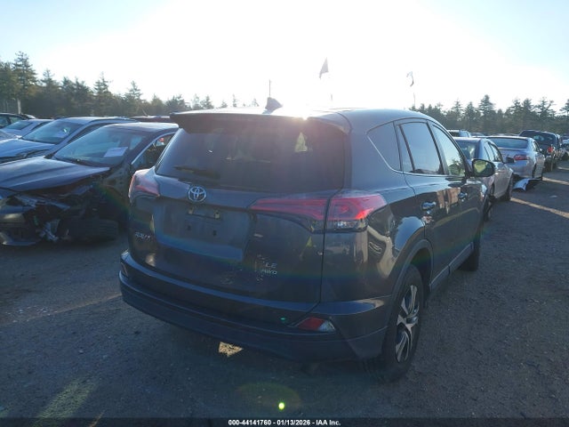 2018 TOYOTA RAV4 JTMBFREV1JJ746226 Photo 3