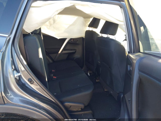 2018 TOYOTA RAV4 JTMBFREV1JJ746226 Photo 7