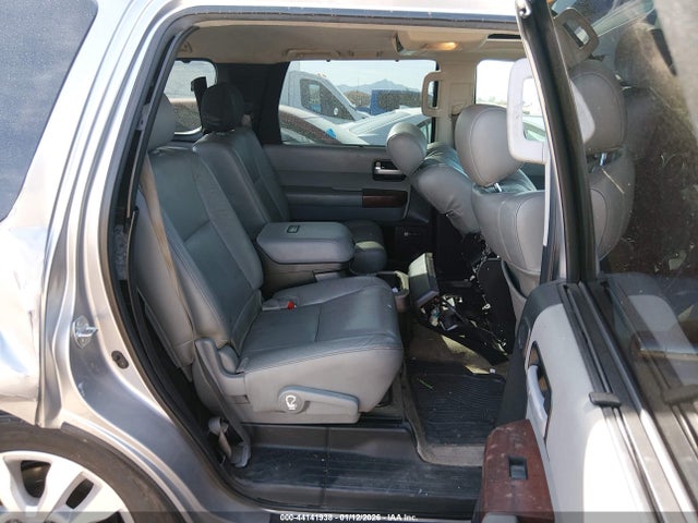 2011 TOYOTA SEQUOIA 5TDDY5G18BS050456 Photo 7