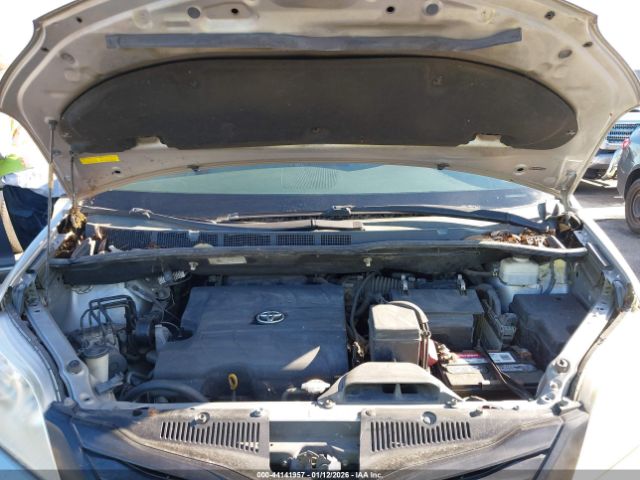 2011 TOYOTA SIENNA 5TDZK3DC6BS149388 Photo 9