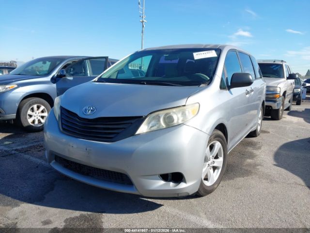 2011 TOYOTA SIENNA 5TDZK3DC6BS149388 Photo 1