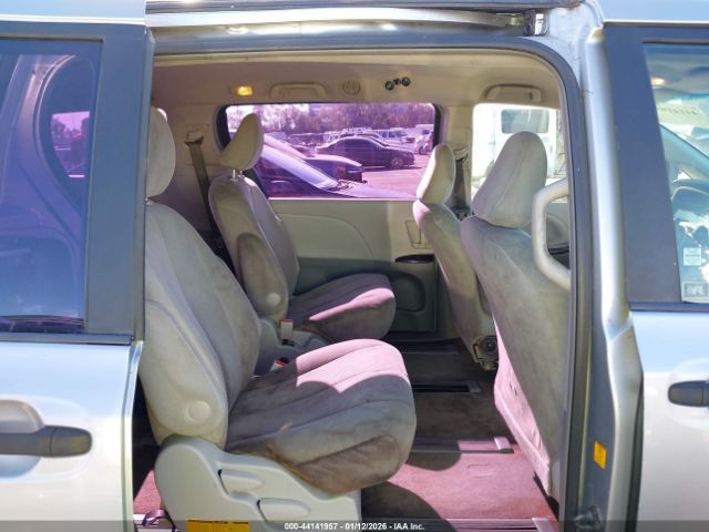 2011 TOYOTA SIENNA 5TDZK3DC6BS149388 Photo 7