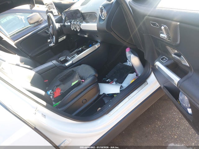 2020 MERCEDES-BENZ GLB 250 W1N4M4HB0LW031343 Photo 4