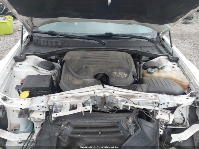 Chrysler 300 300s Awd 2018 2C3CCAGG3JH226564 Image 9