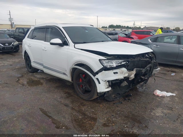 2017 AUDI Q7 WA1LHBF71HD056520 Photo 0