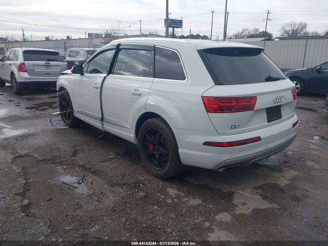 2017 AUDI Q7 WA1LHBF71HD056520 Photo 2