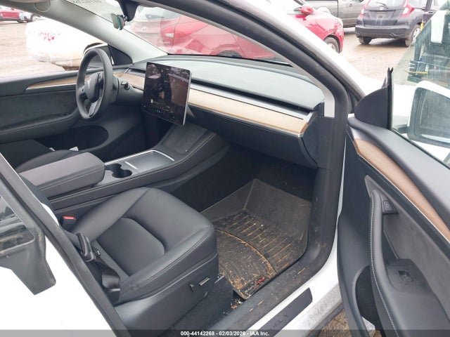 2024 Tesla Model Y Rwd მანქანა იყიდება აუქციონზე, vin: 7SAYGDED0RF095968, აუქციონის ნომერი: 44142268