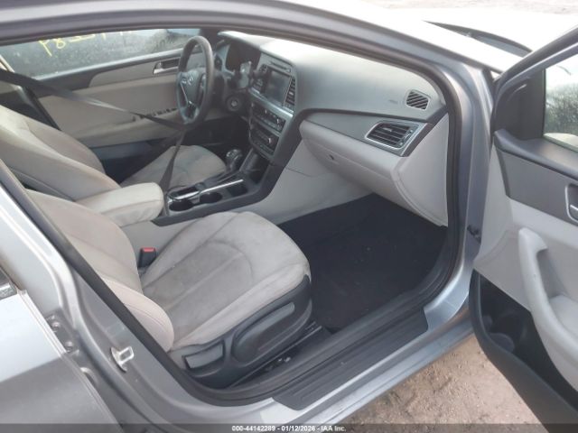 2016 HYUNDAI SONATA 5NPE24AFXGH267461 Photo 4
