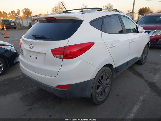 KM8JU3AG2EU910444 Hyundai TUCSON SE