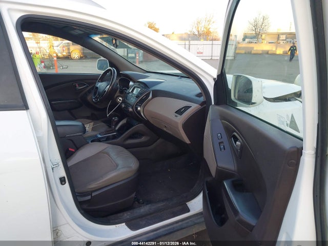 KM8JU3AG2EU910444 Hyundai TUCSON SE