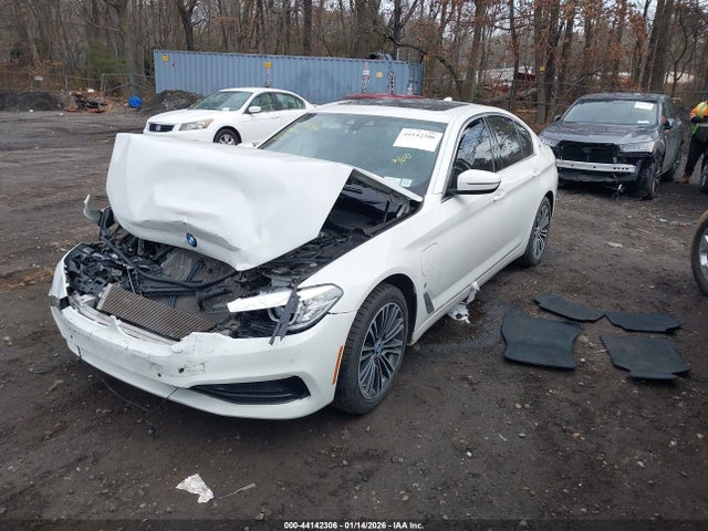 2019 BMW 530E WBAJB1C54KB375325 Photo 1