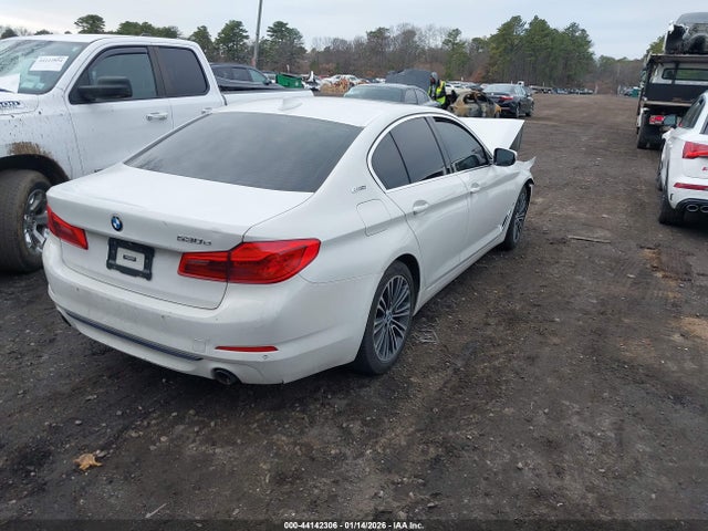 2019 BMW 530E WBAJB1C54KB375325 Photo 3