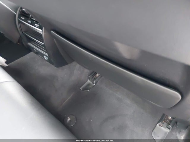 2019 BMW 530E WBAJB1C54KB375325 Photo 7