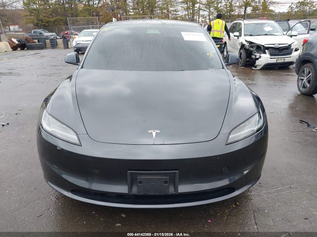 44142369 :رقم المزاد ، 5YJ3E1EA2SF952928 vin ، 2025 Tesla Model 3 Long Range Rear-wheel Drive/standard Rear-wheel Drive مزاد بيع