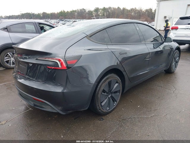 2025 TESLA MODEL 3 5YJ3E1EA2SF952928 Photo 3