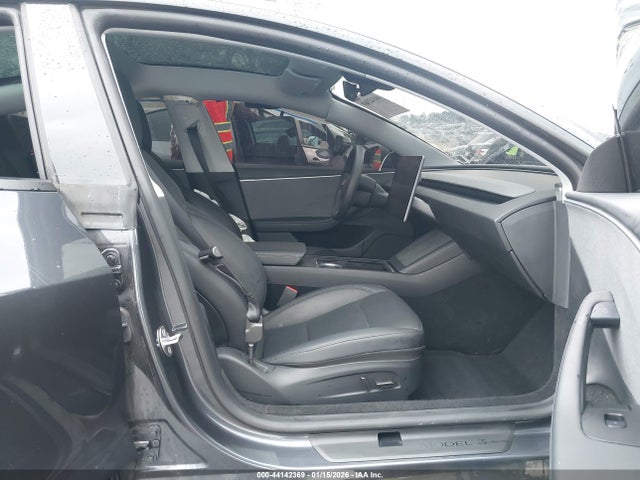 2025 TESLA MODEL 3 5YJ3E1EA2SF952928 Photo 4