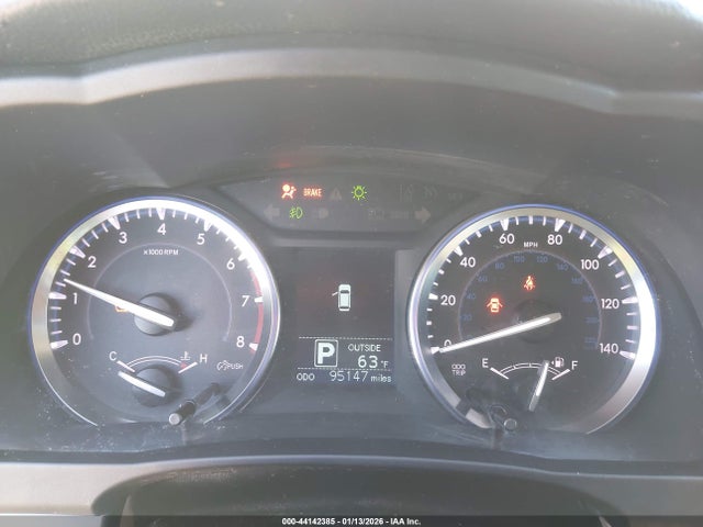 5TDZKRFH0FS052477 Toyota Highlander Le Plus V6
