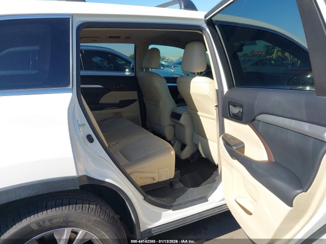 5TDZKRFH0FS052477 Toyota Highlander Le Plus V6