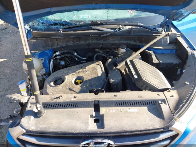 KM8J23A46HU313264 Hyundai TUCSON SE