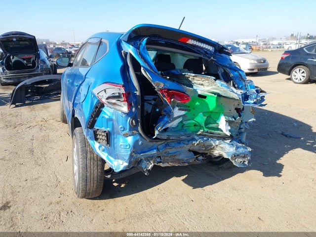 KM8J23A46HU313264 Hyundai TUCSON SE