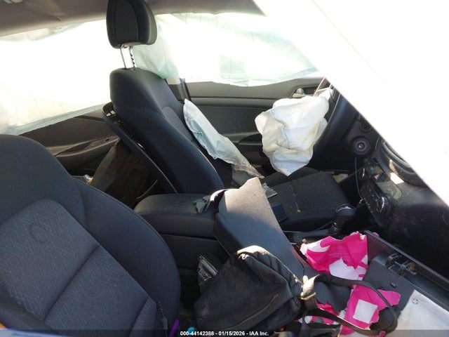 KM8J23A46HU313264 Hyundai TUCSON SE
