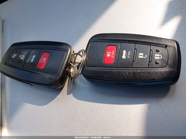 4T1T11AK7NU702036 Toyota CAMRY SE