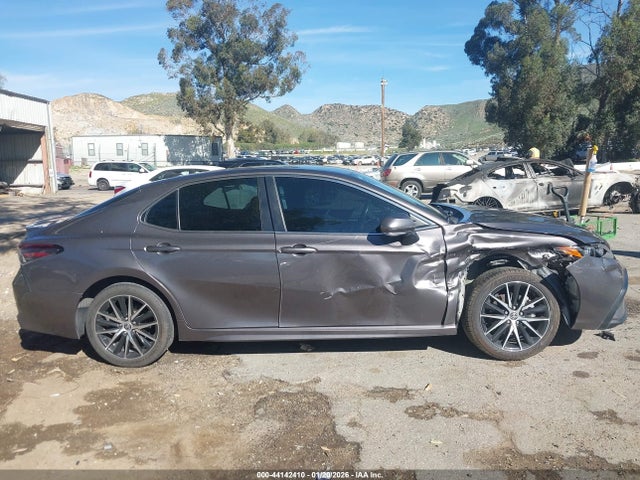 4T1T11AK7NU702036 Toyota CAMRY SE