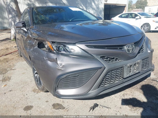 4T1T11AK7NU702036 Toyota CAMRY SE