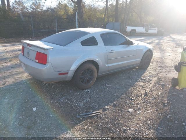 2007 FORD MUSTANG 1ZVFT80N175318439 Photo 3