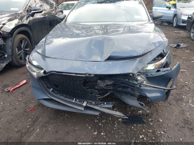 44142471 :رقم المزاد ، JM1BPALL5N1519319 vin ، 2022 Mazda Mazda3 Carbon Edition مزاد بيع