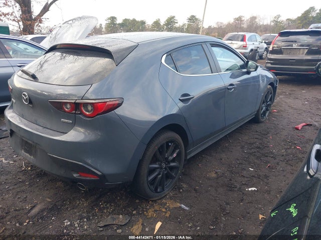 44142471 :رقم المزاد ، JM1BPALL5N1519319 vin ، 2022 Mazda Mazda3 Carbon Edition مزاد بيع