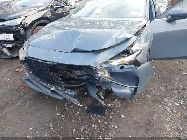 44142471 :رقم المزاد ، JM1BPALL5N1519319 vin ، 2022 Mazda Mazda3 Carbon Edition مزاد بيع