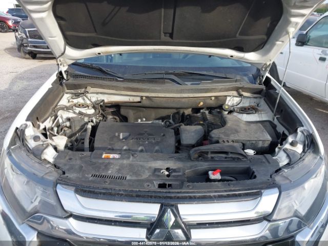 2016 MITSUBISHI OUTLANDER JA4AZ3A3XGZ001743 Photo 9