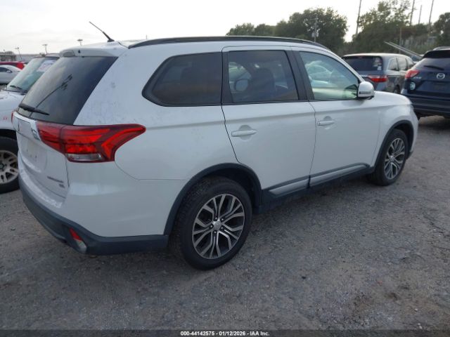 2016 MITSUBISHI OUTLANDER JA4AZ3A3XGZ001743 Photo 3