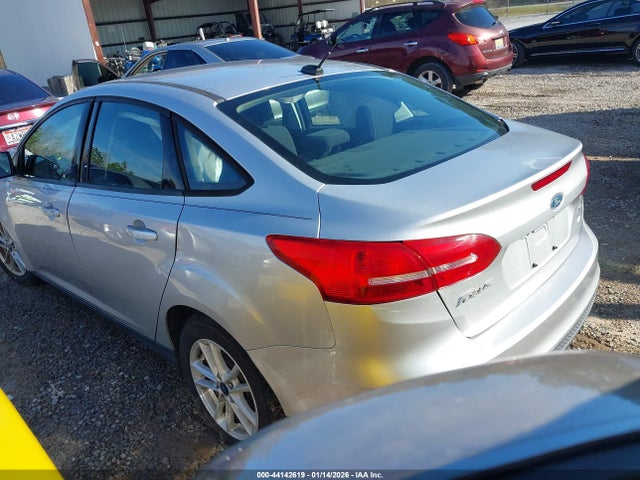 Ford FOCUS SE 2017 1FADP3F20HL266142 Image 3