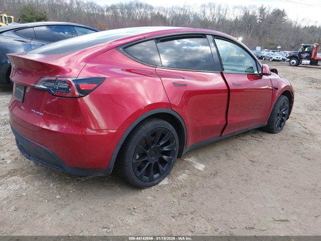 2024 TESLA MODEL Y 7SAYGDEE6RA260038 Photo 3