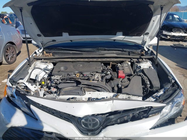 4T1B11HK1JU019888 Toyota CAMRY XLE