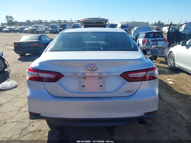 4T1B11HK1JU019888 Toyota CAMRY XLE