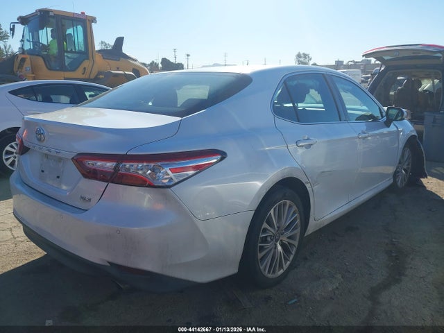 4T1B11HK1JU019888 Toyota CAMRY XLE