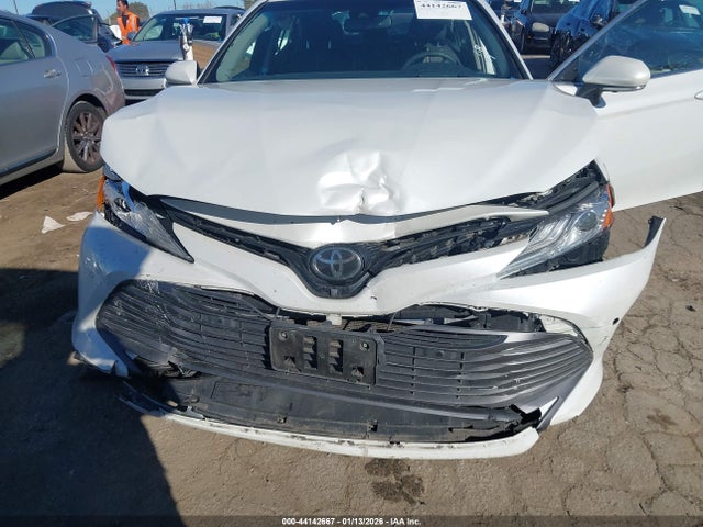 4T1B11HK1JU019888 Toyota CAMRY XLE