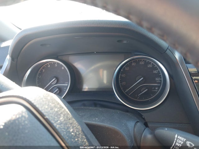 4T1B11HK1JU019888 Toyota CAMRY XLE