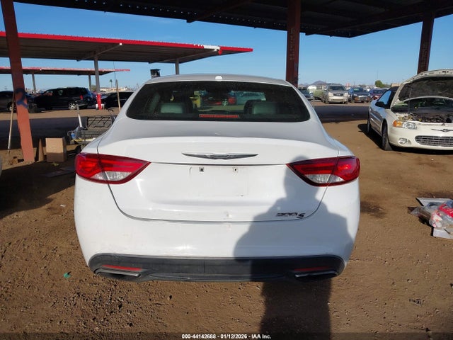 Chrysler 200 S 2015 1C3CCCBB5FN746688 Image 16