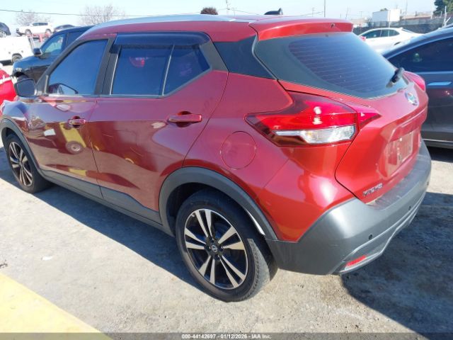 2019 NISSAN KICKS 3N1CP5CU3KL529133 Photo 2