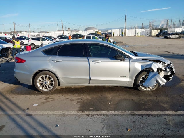 Ford Fusion Hybrid Se 2019 3FA6P0LU8KR200069 Image 13
